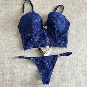 Victoria’s Secret Bra and Panty set. Bra 34D, thong One Size.